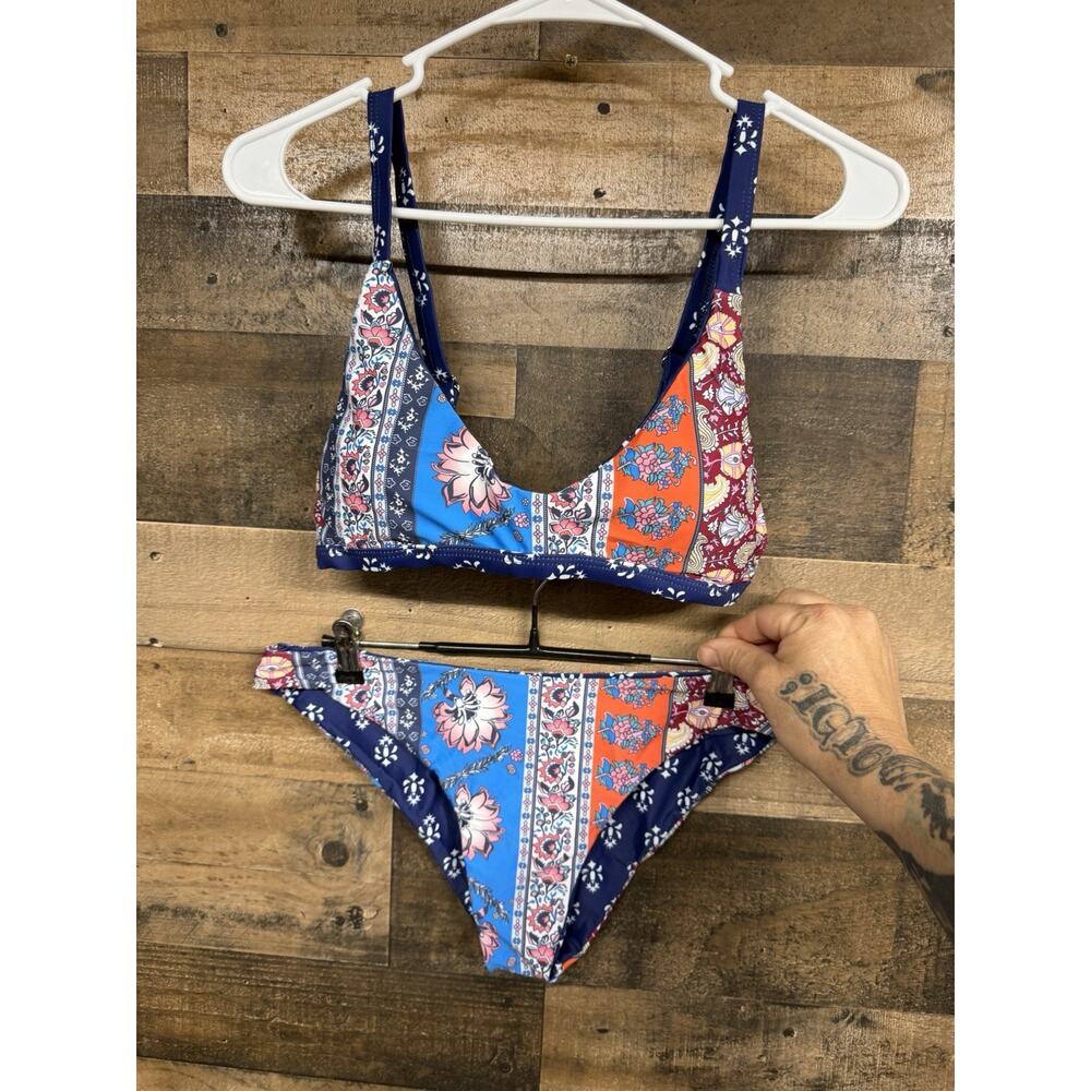 Cupshe Women's Size M Two-Piece Bikini Swimsuit BOHO Floral Print NWT SKU 052